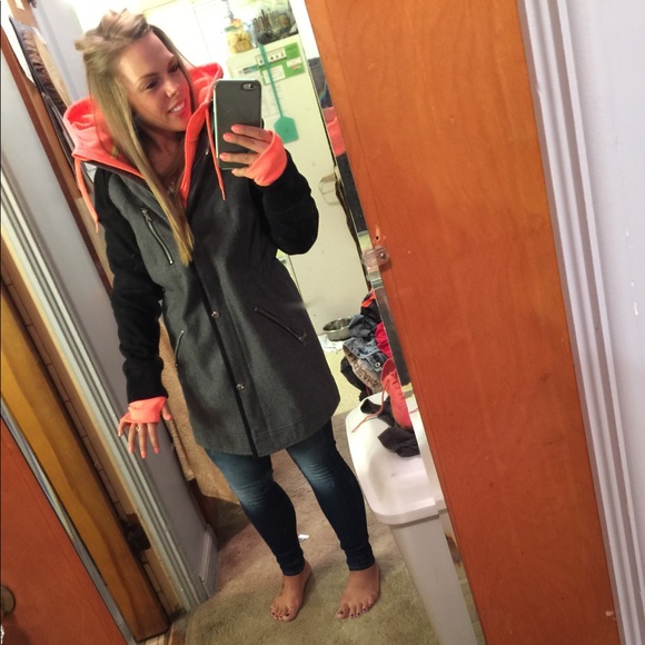 Express Hooded Wool Jacket - Picture 2 of 2